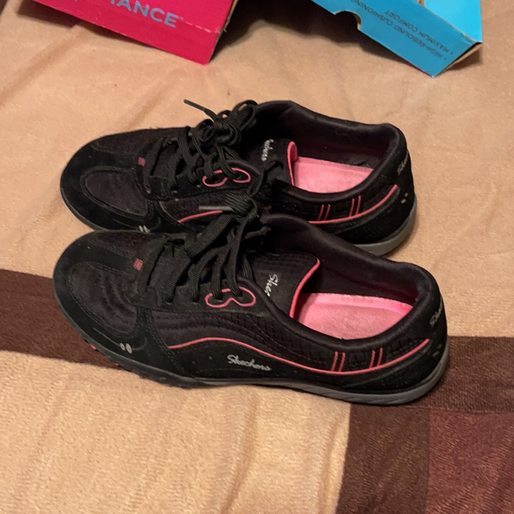 Shoes - Picture 4 of 4
